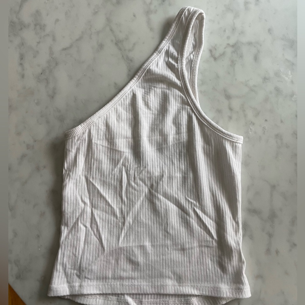 Cutout Ribbed Tank LF - Picture 3 of 3